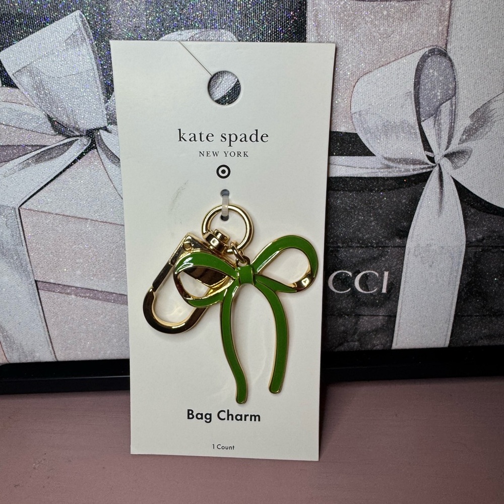 Kate Spade Mini Strawberry Bag in Red & Green w/ Purse Charm NWT - Picture 3 of 9